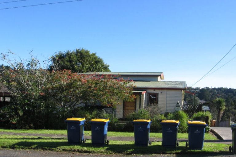 Photo of property in 1/61 Konini Road, Titirangi, Auckland, 0604