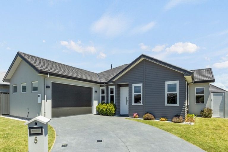 Photo of property in 5 Rakaia Way, Poraiti, Napier, 4112