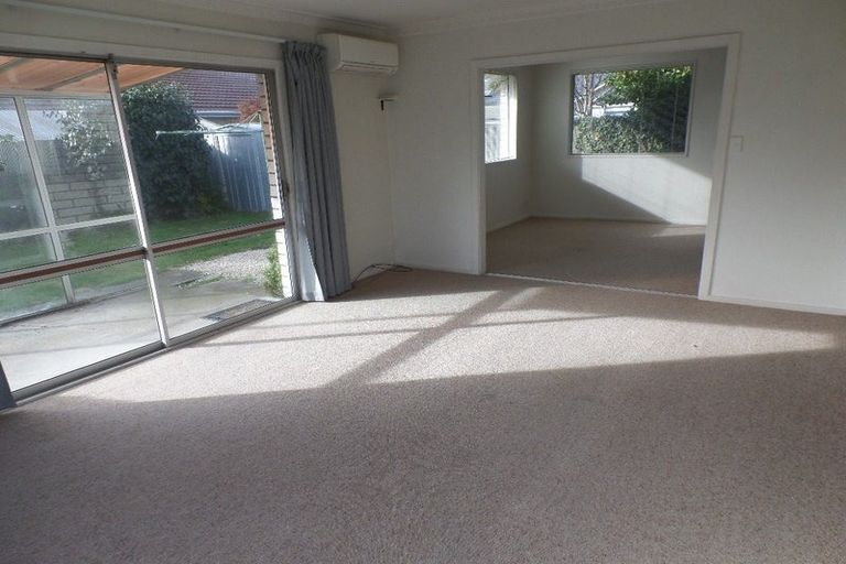 Photo of property in 2/24 Bentley Street, Russley, Christchurch, 8042