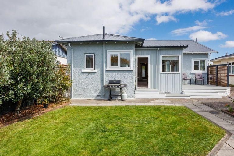 Photo of property in 8 Karaka Street, Hokowhitu, Palmerston North, 4410
