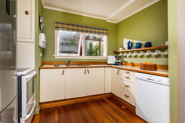 Photo of property in 20 Marae Road, Greenhithe, Auckland, 0632