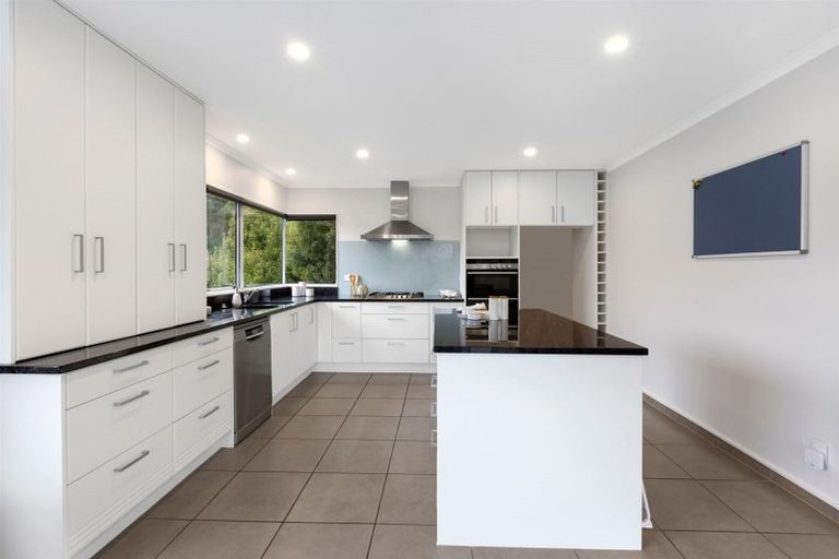 Photo of property in 44 Sailmaker Close, Whitby, Porirua, 5024