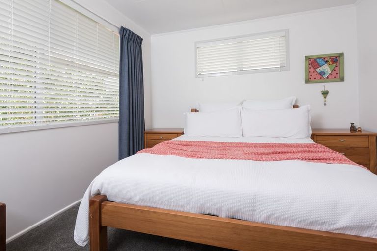 Photo of property in 6 Yeoman Place, Howick, Auckland, 2014