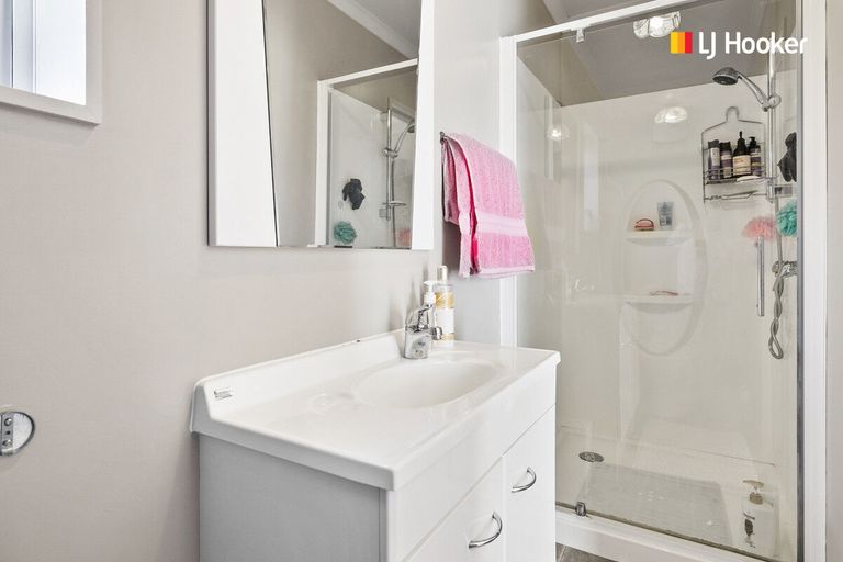 Photo of property in 8 Chatham Street, Waihola, Milton, 9073