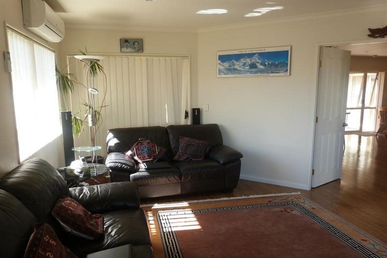 Photo of property in 10 Northridge Terrace, Massey, Auckland, 0614
