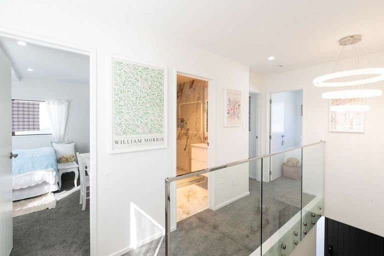 Photo of property in 90c Seymour Road, Sunnyvale, Auckland, 0612