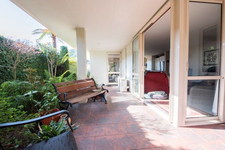 Photo of property in 75 Kent Street, Picton, 7220