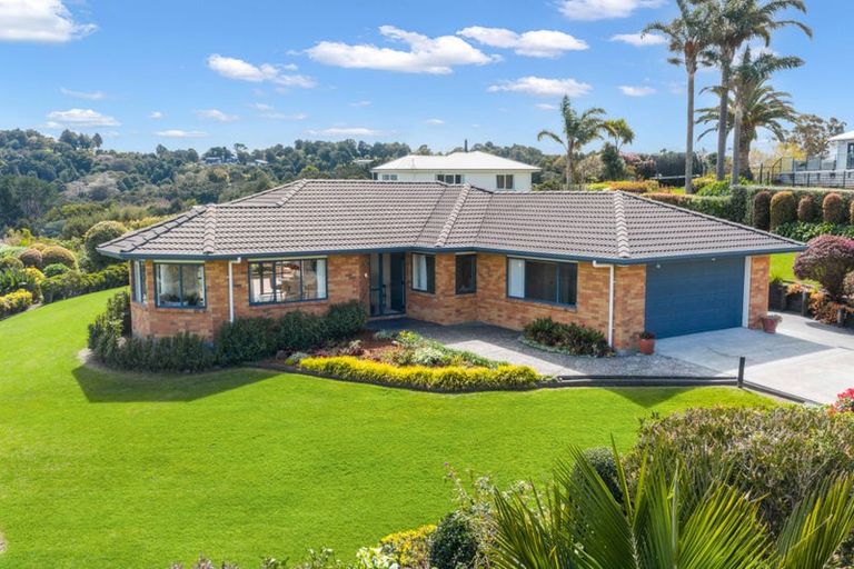 Photo of property in 4 Sunset Parade, Parua Bay, Whangarei, 0174
