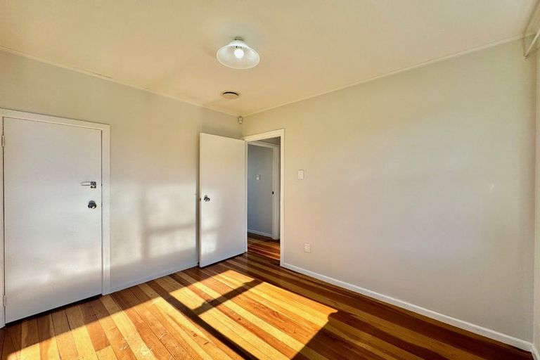 Photo of property in 16 Carole Crescent, Pakuranga, Auckland, 2010