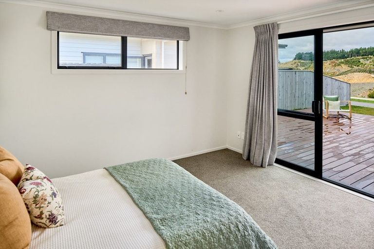 Photo of property in 48 Schooner Drive, Whitby, Porirua, 5024