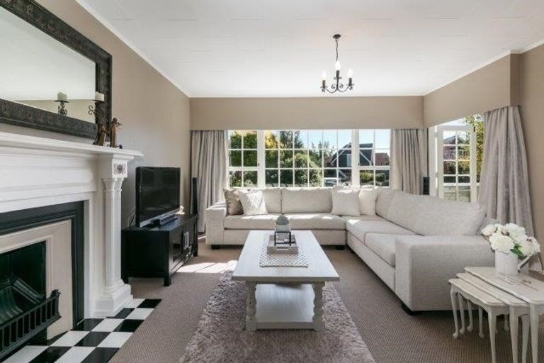 Photo of property in 18 Greenwood Road, Havelock North, 4130