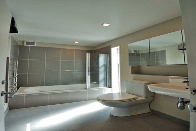 Photo of property in 77 Bishop Street, St Albans, Christchurch, 8014