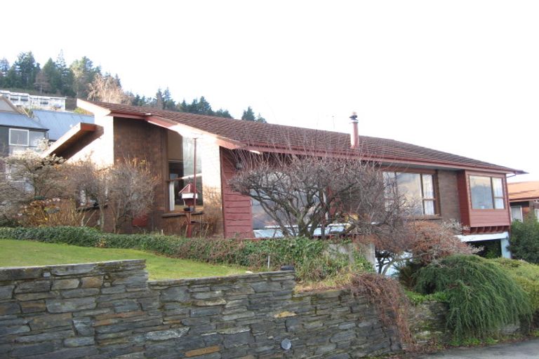 Photo of property in 6 Earnslaw Terrace, Queenstown, 9300