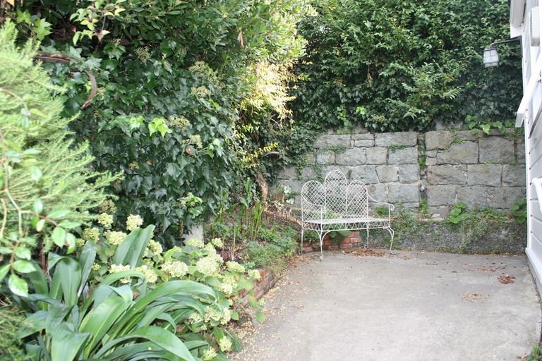 Photo of property in 5 Elm Row, Dunedin Central, Dunedin, 9016