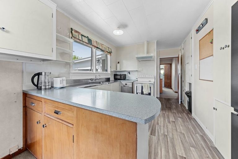 Photo of property in 13 Parris Street, Waitara, 4320