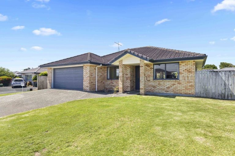 Photo of property in 41 Breaker Grove, Waiuku, 2123