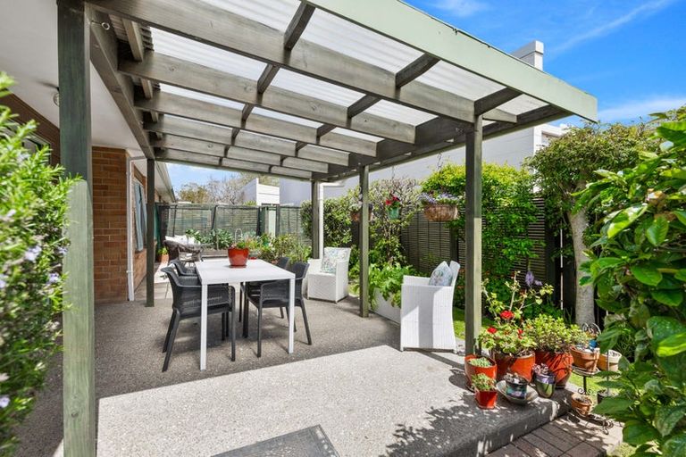 Photo of property in 16 The Grove, Red Beach, 0932