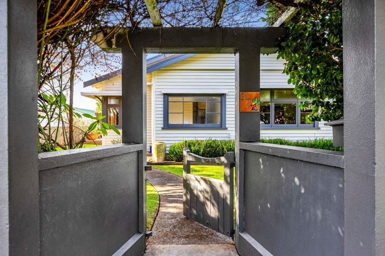 Photo of property in 37 Ballance Street, Lower Vogeltown, New Plymouth, 4310