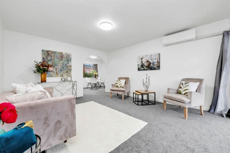Photo of property in 2/46 View Road, Henderson, Auckland, 0612