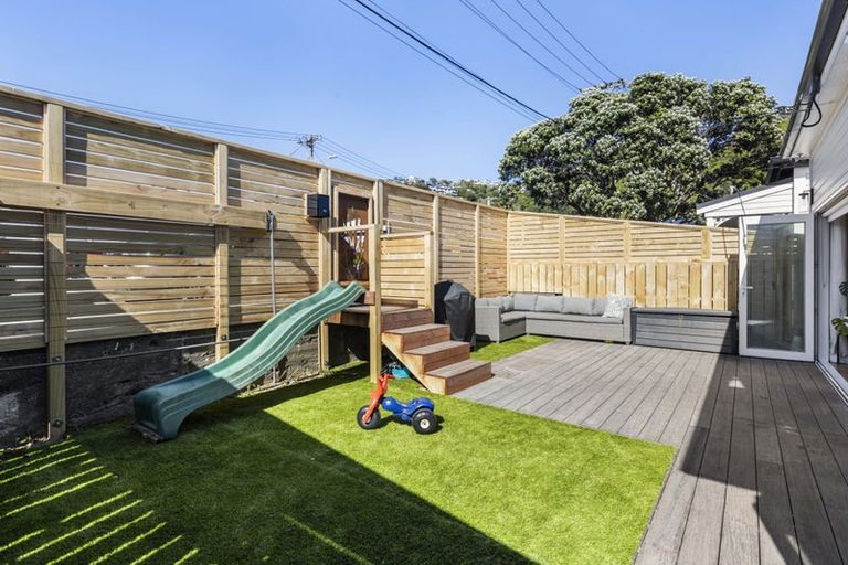 Photo of property in 16 Rua Street, Lyall Bay, Wellington, 6022
