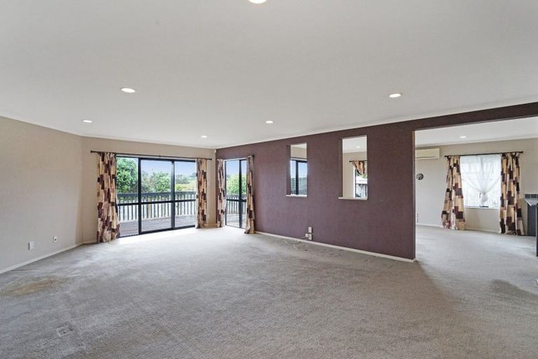 Photo of property in 33 Fergy Crescent, Wattle Downs, Auckland, 2103