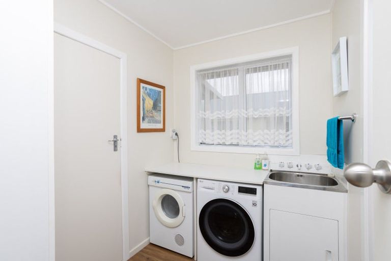 Photo of property in 220 Mcquarrie Street, Kingswell, Invercargill, 9812