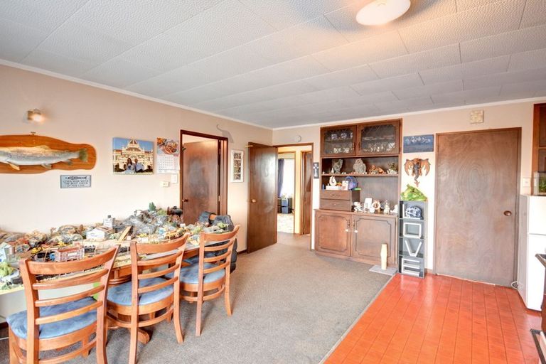 Photo of property in 124 Main Road South, Green Island, Dunedin, 9018