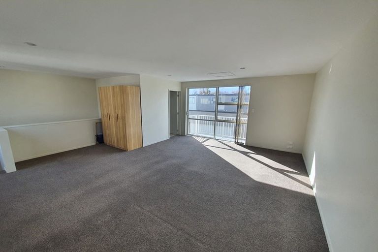 Photo of property in 11 Puweto Avenue, Takanini, 2112