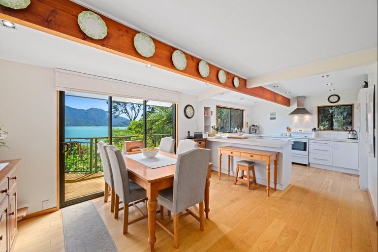 Photo of property in 28 Moetapu Bay Road, Moetapu Bay, Picton, 7282