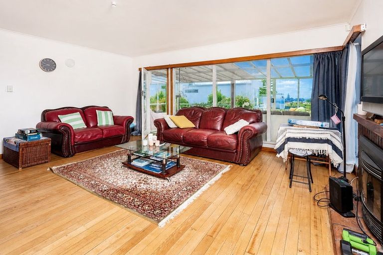 Photo of property in 211 East Coast Road, Castor Bay, Auckland, 0620