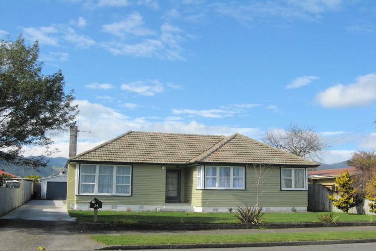Photo of property in 24 Bartholomew Road, Levin, 5510