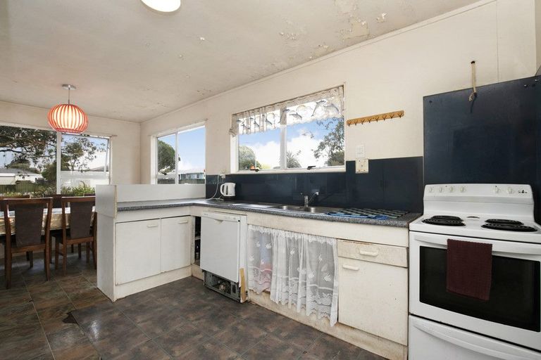 Photo of property in 367 Roscommon Road, Clendon Park, Auckland, 2103