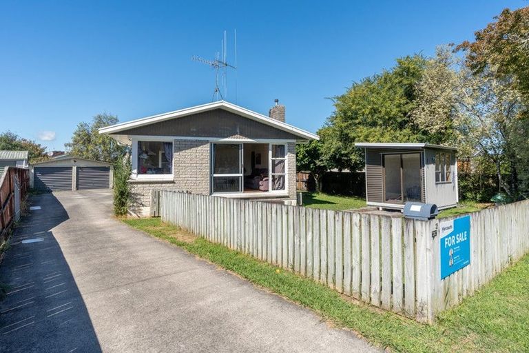 Photo of property in 25 Rosalind Street, Deanwell, Hamilton, 3206
