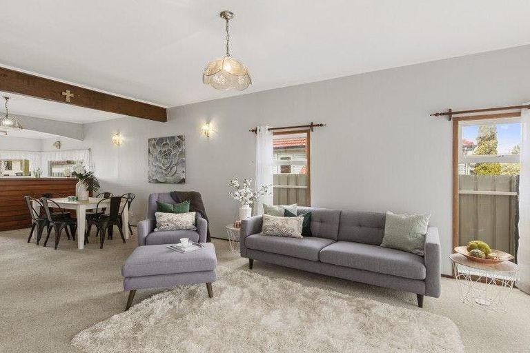 Photo of property in 19 Charleston Avenue, Boulcott, Lower Hutt, 5011