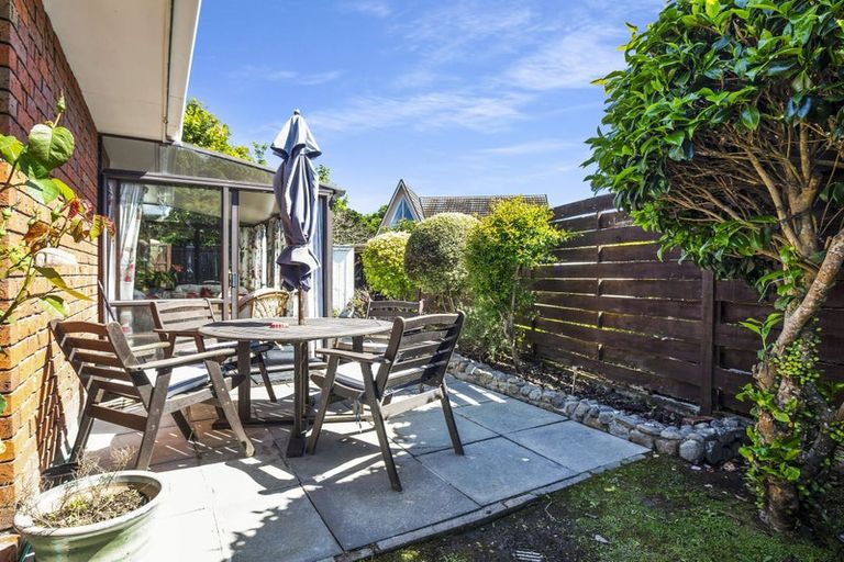 Photo of property in 21a Rosebank Grove, Waikanae, 5036