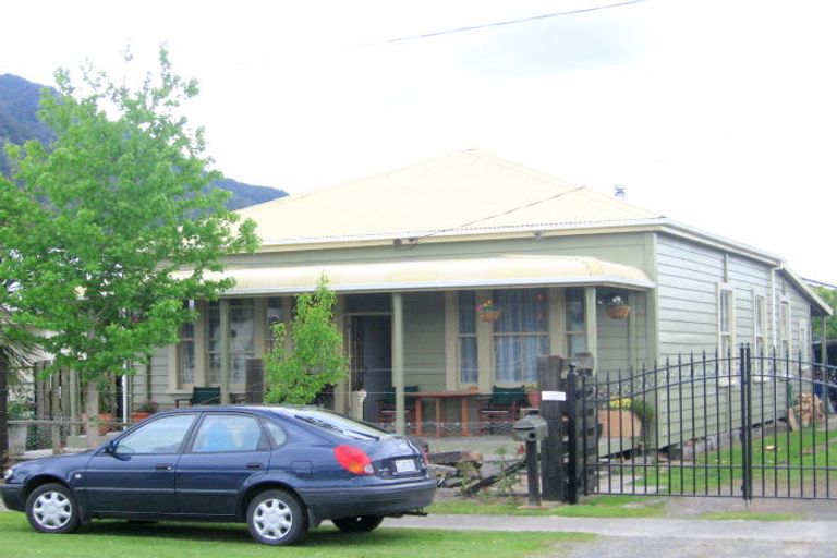 Photo of property in 1 Seddon Street, Te Aroha, 3320