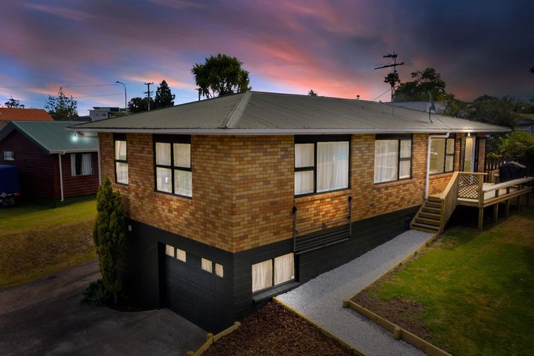 Photo of property in 78a Wharf Road, Te Atatu Peninsula, Auckland, 0610