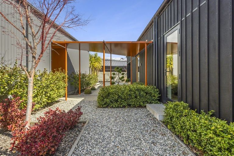 Photo of property in 15 Kereru Crescent, Wanaka, 9305
