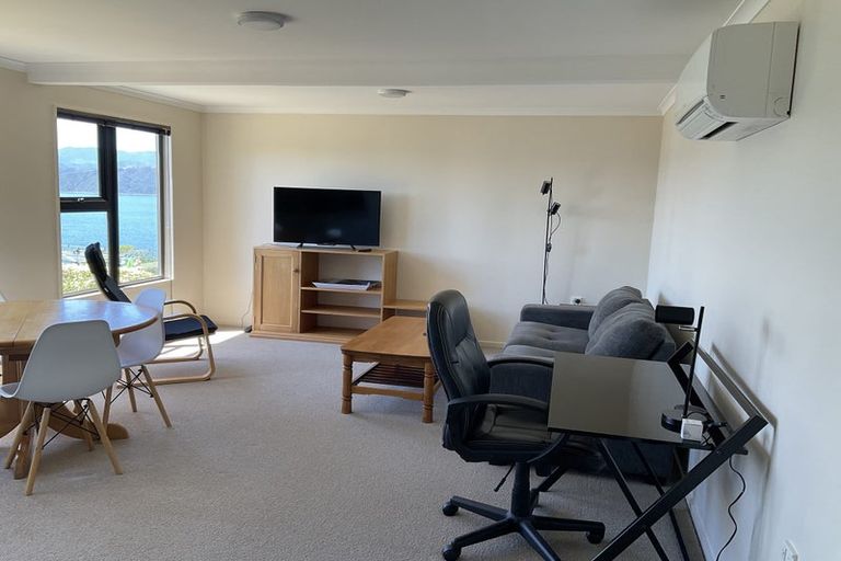 Photo of property in 38 Napier Street, Karaka Bays, Wellington, 6022