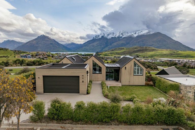 Photo of property in 4 Mckellar Drive, Jacks Point, Queenstown, 9371