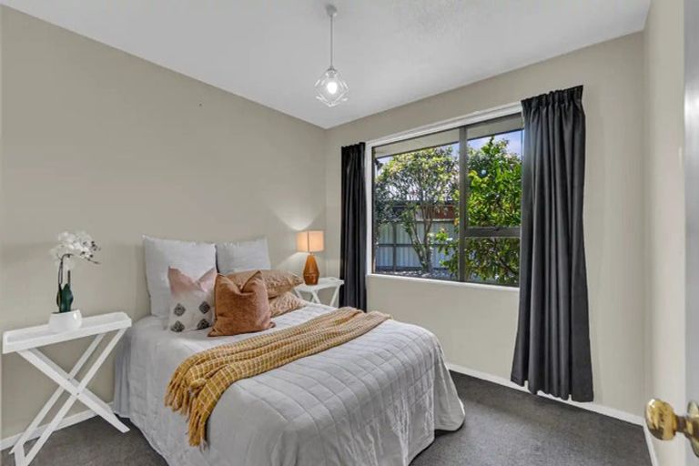 Photo of property in 6 Shenley Drive, Belfast, Christchurch, 8051