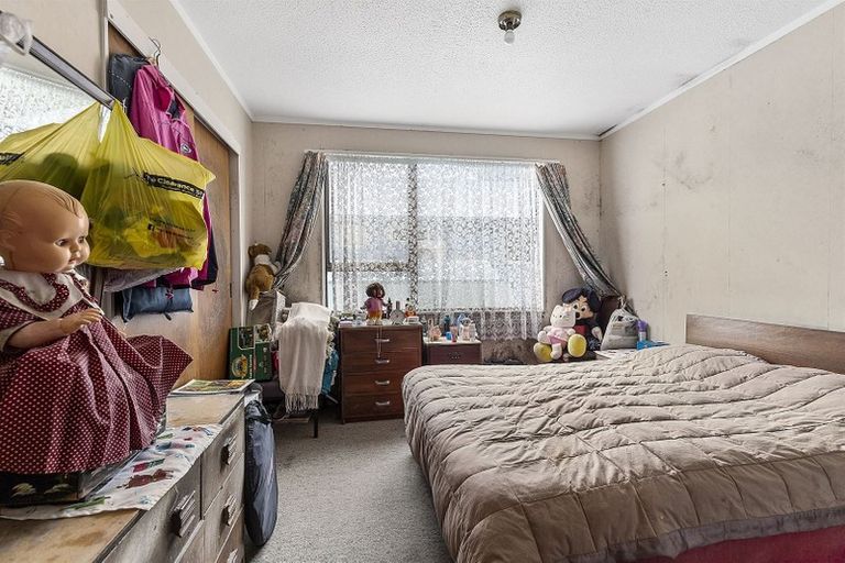 Photo of property in 13 Petherick Crescent, Johnsonville, Wellington, 6037