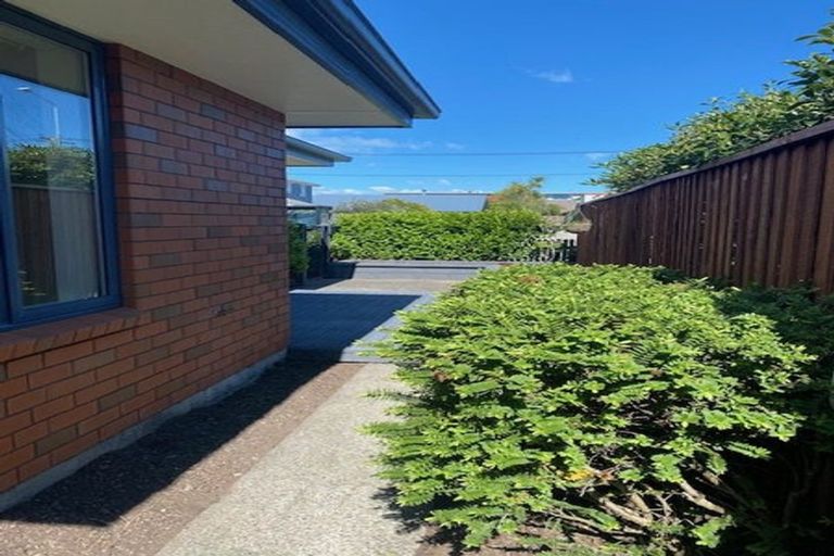 Photo of property in 1/126 Wilsons Road South, Saint Martins, Christchurch, 8022