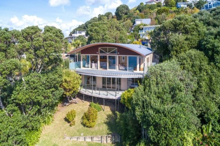Photo of property in 36 Tutaritari Road, Hahei, Whitianga, 3591