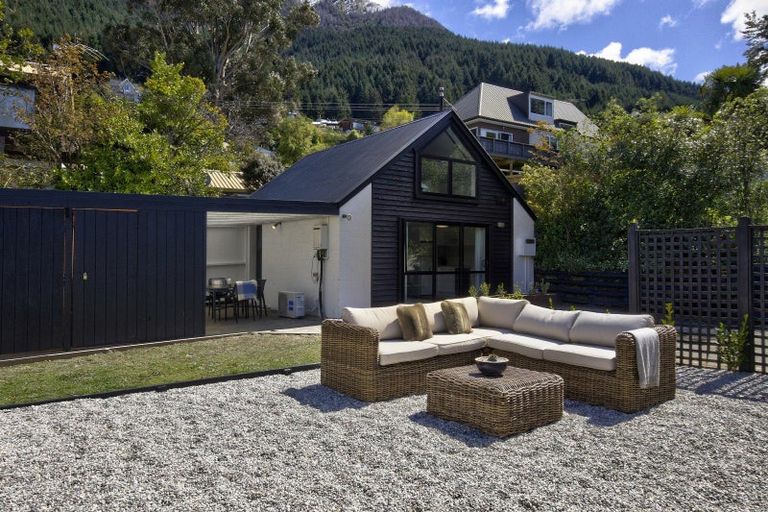 Photo of property in 24 Williams Street, Sunshine Bay, Queenstown, 9300