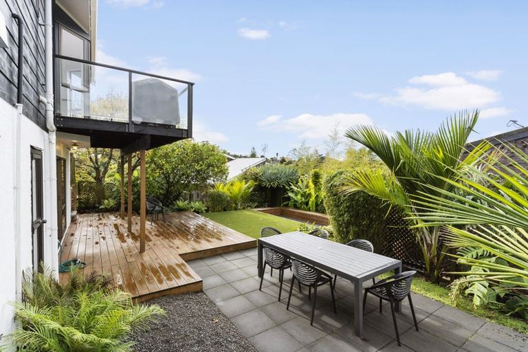 Photo of property in 2/55a Woodlands Crescent, Browns Bay, Auckland, 0630