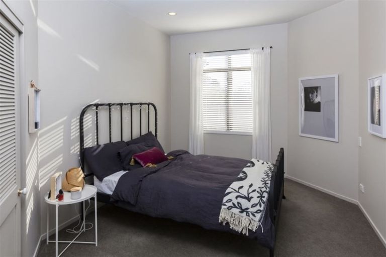 Photo of property in 100a Fendalton Road, Fendalton, Christchurch, 8014