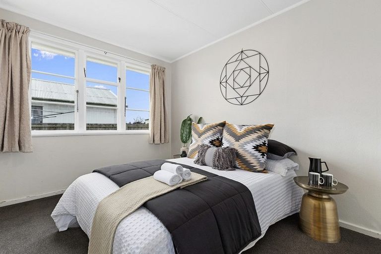 Photo of property in 24 Sare Crescent, Fairfield, Hamilton, 3214