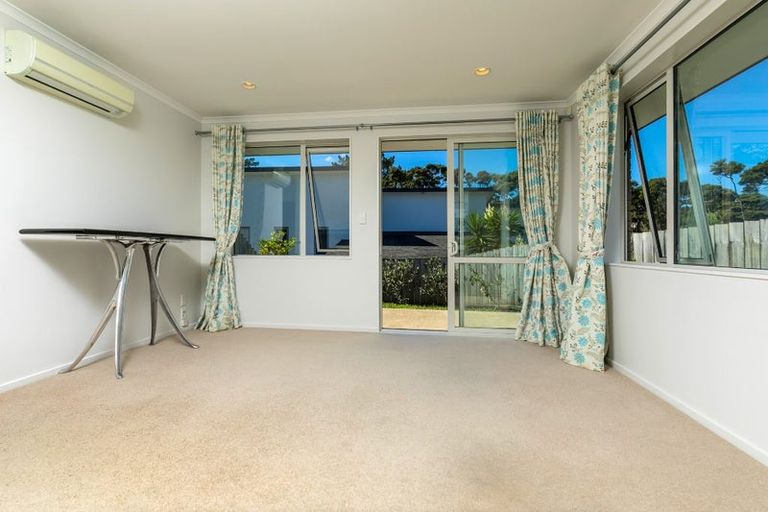Photo of property in 35 Aberley Road, Schnapper Rock, Auckland, 0632