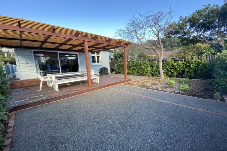 Photo of property in 387 Muritai Road, Eastbourne, Lower Hutt, 5013